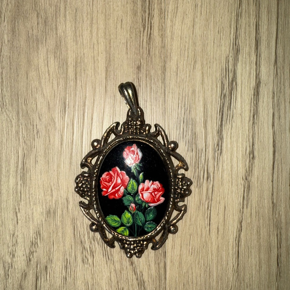 Vintage‎ Floral Pendant Necklace